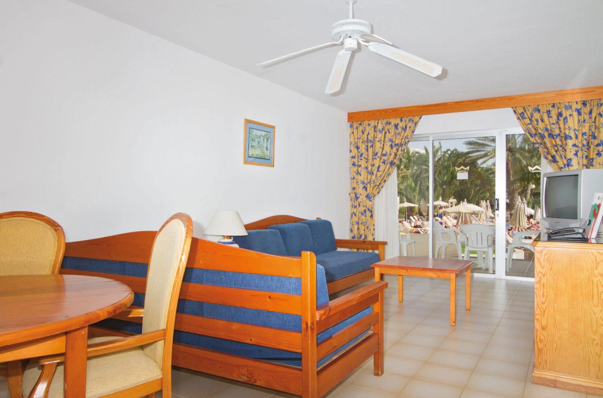 Hotel Riu Oliva Beach Resort Corralejo Exterior photo